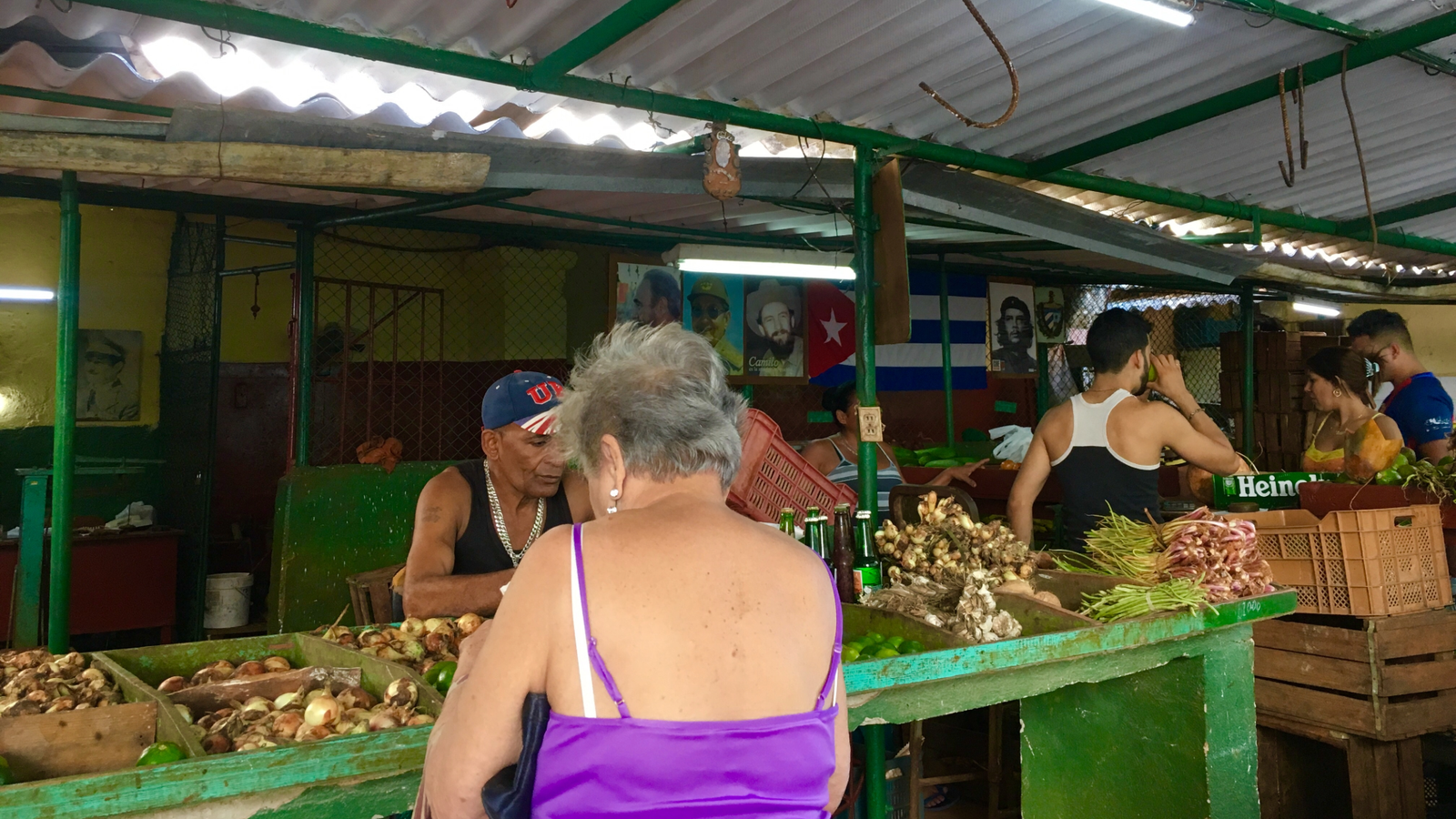 Shopping for produce in Havana
